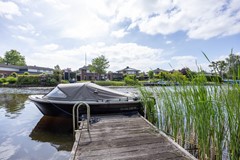 Merwede-nieuw_-38 steiger en boot.jpg